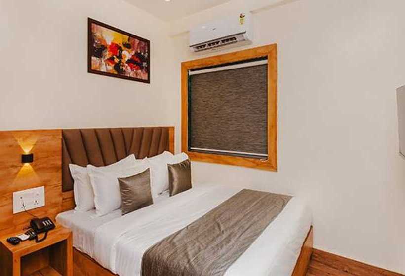 Fabhotel Airport Palace