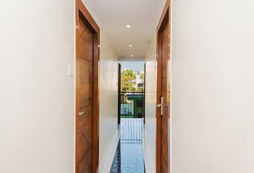 Fabhotel Airport Palace