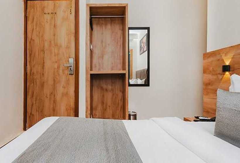 Fabhotel Airport Palace