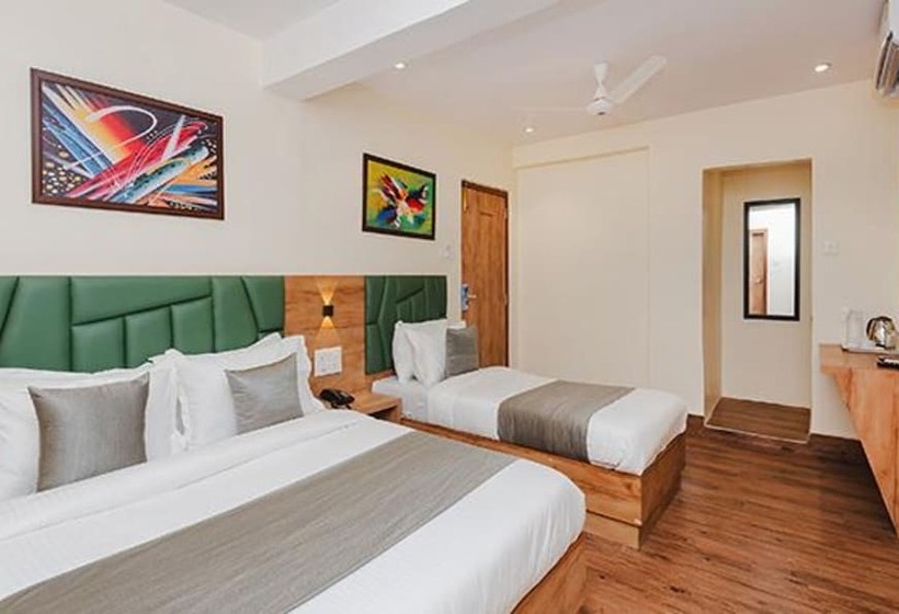 Fabhotel Airport Palace