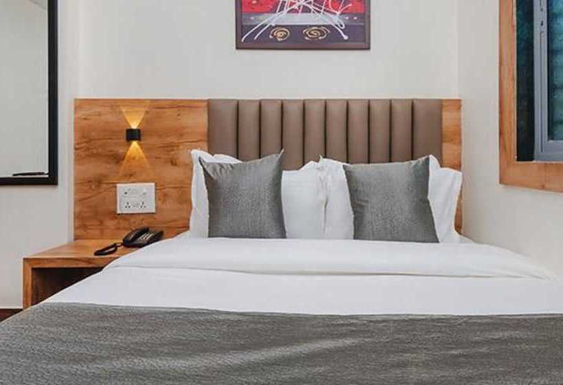 Fabhotel Airport Palace