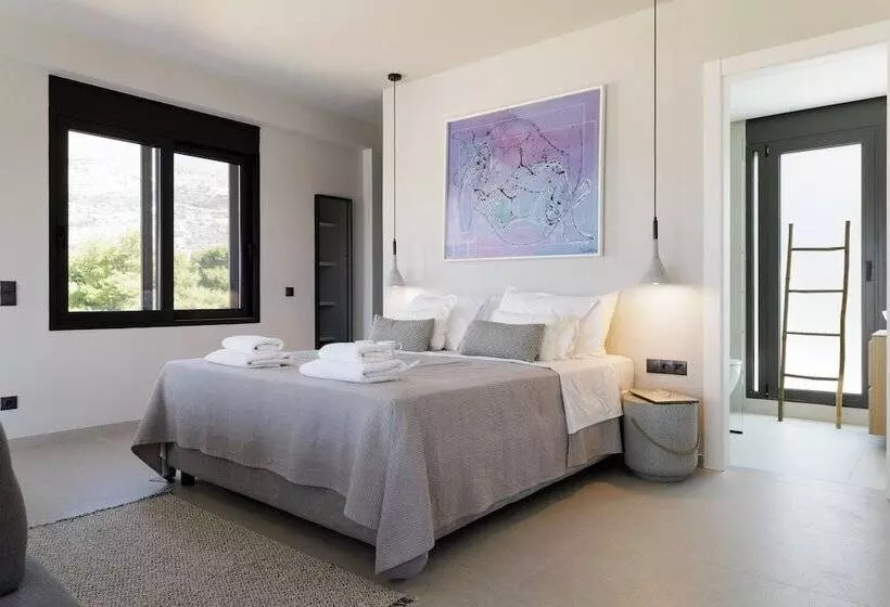 Hotelli Athens Riviera Suites