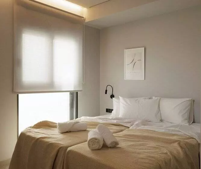 Hotelli Athens Riviera Suites