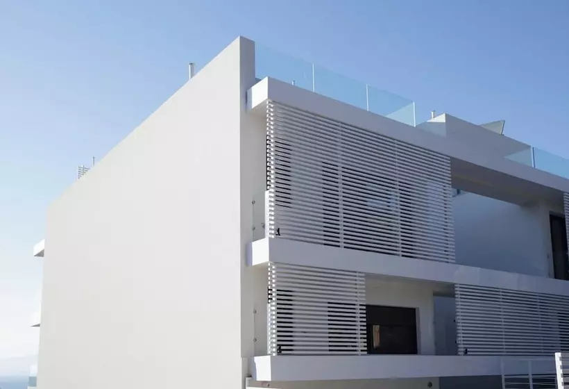 Hotelli Athens Riviera Suites