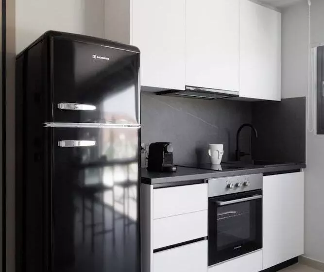 Hotelli Athens Riviera Suites