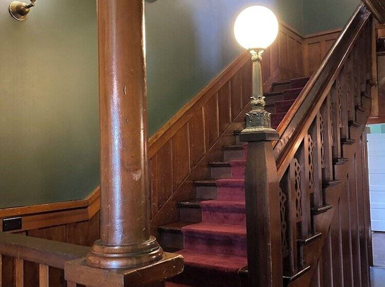 ホテル The Weller House