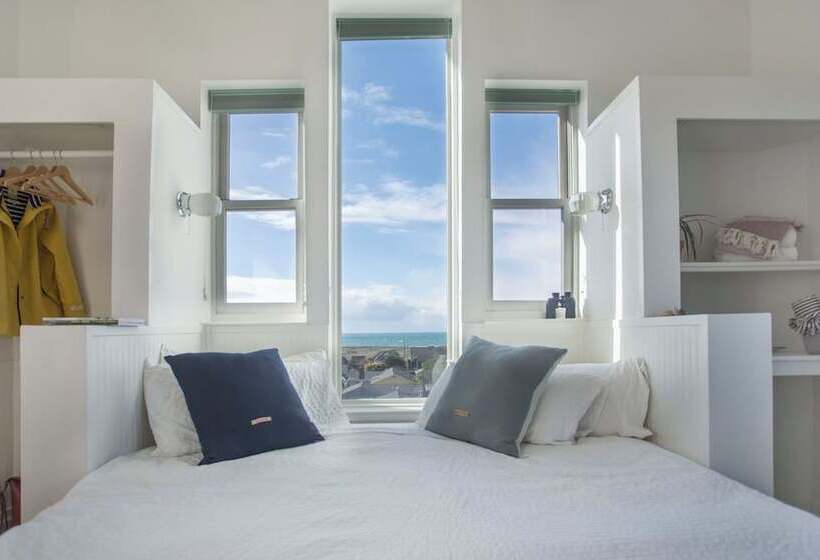 ホテル The Weller House