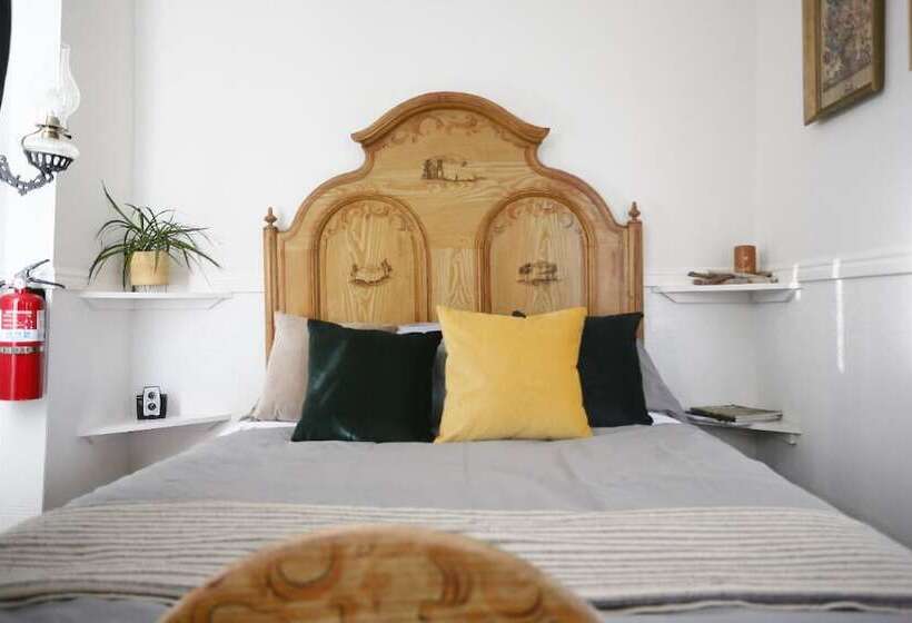 ホテル The Weller House