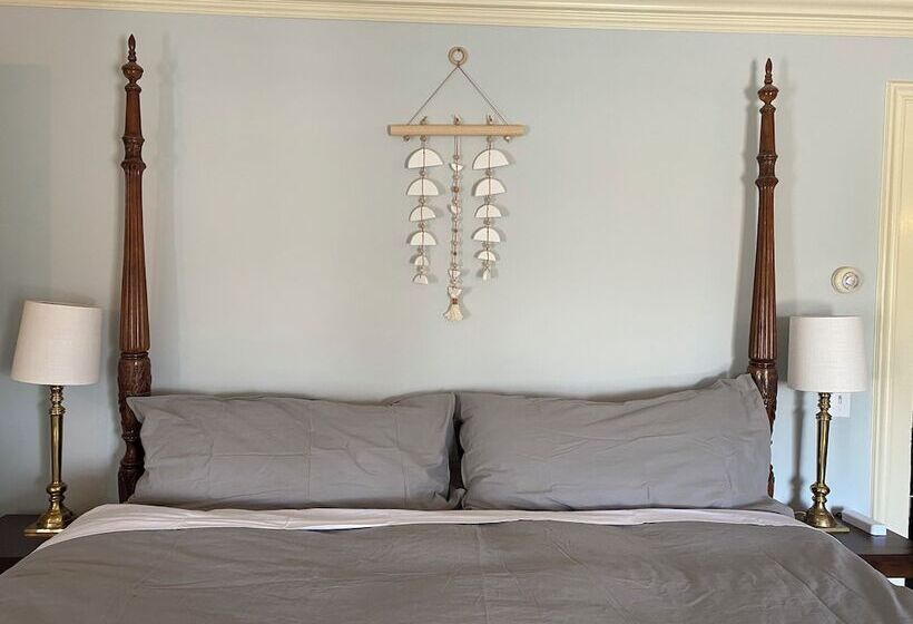 ホテル The Weller House