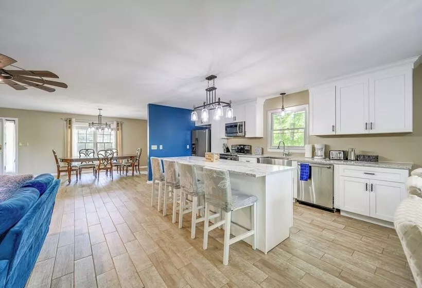 Milledgeville Home W/ Game Room & Private Dock!