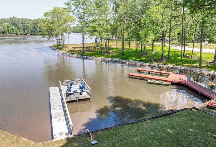 Milledgeville Home W/ Game Room & Private Dock!