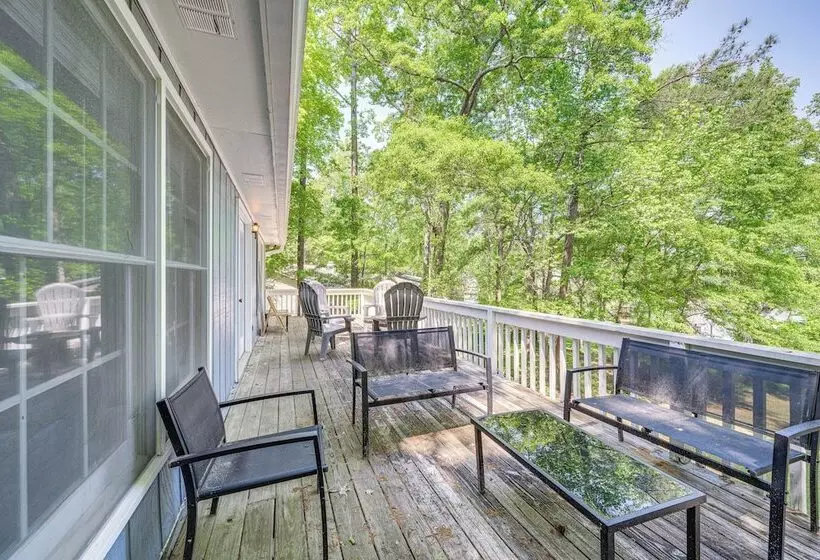 Milledgeville Home W/ Game Room & Private Dock!