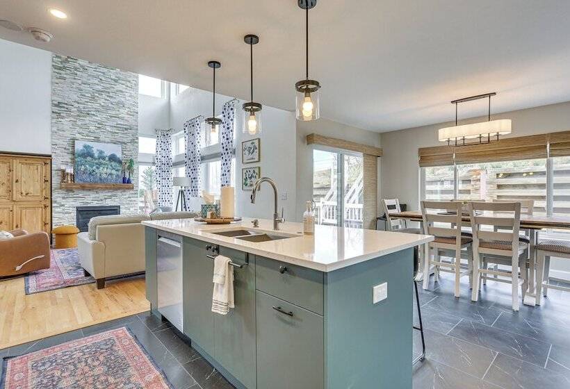 Furnished Deck, Mountain View: Castle Rock Home!