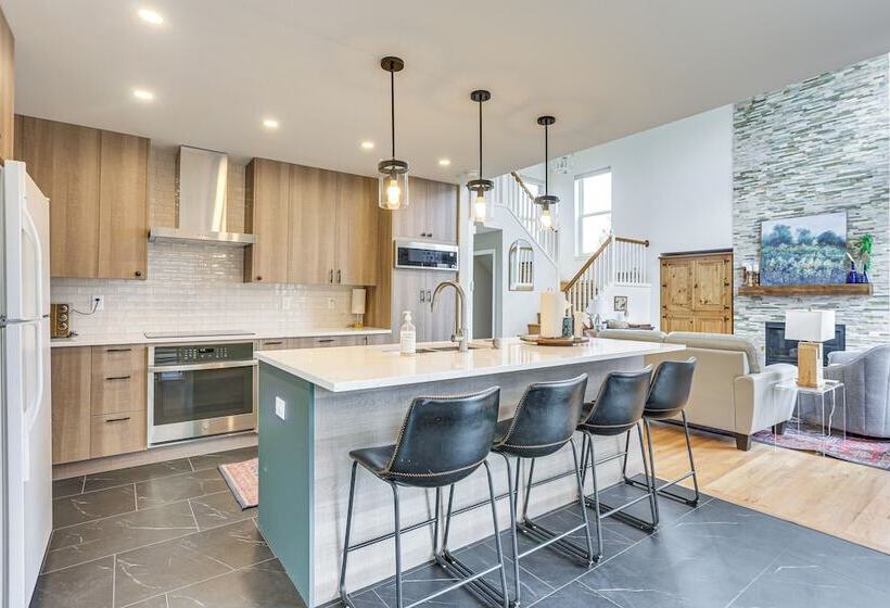 Furnished Deck, Mountain View: Castle Rock Home!