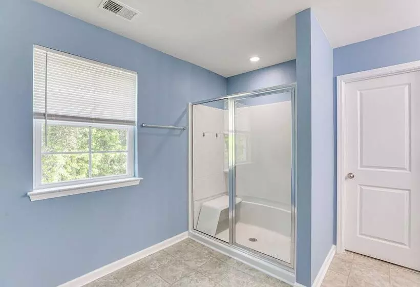 Pet Friendly Ladson Home: 23 Mi To Charleston!