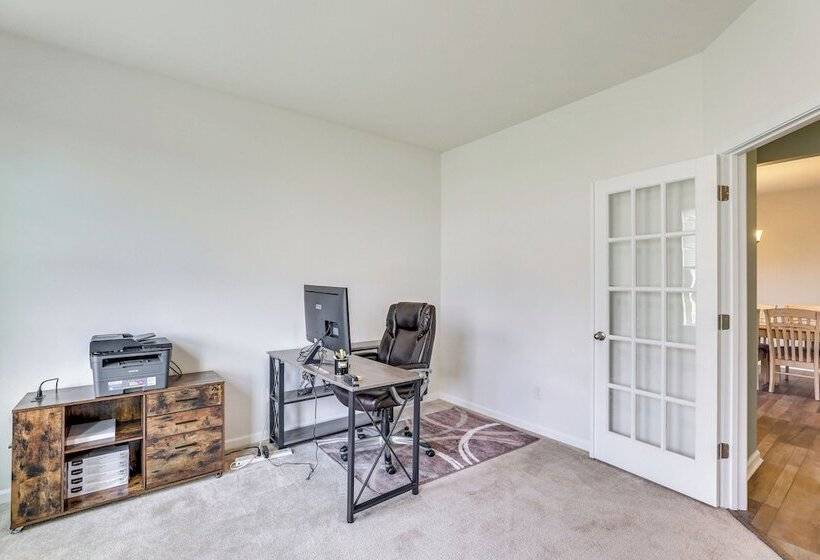 Pet Friendly Ladson Home: 23 Mi To Charleston!