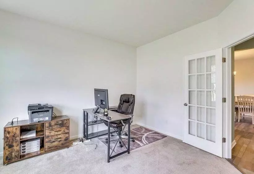 Pet Friendly Ladson Home: 23 Mi To Charleston!