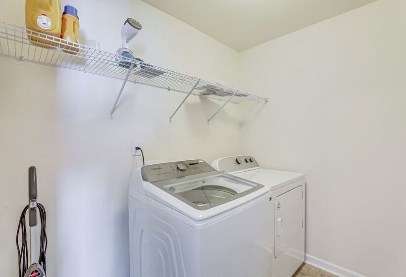 Pet Friendly Ladson Home: 23 Mi To Charleston!