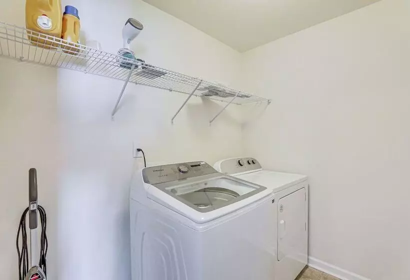 Pet Friendly Ladson Home: 23 Mi To Charleston!