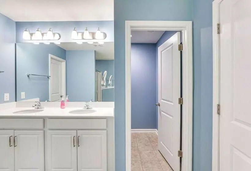 Pet Friendly Ladson Home: 23 Mi To Charleston!