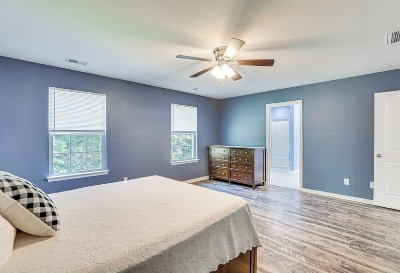 Pet Friendly Ladson Home: 23 Mi To Charleston!