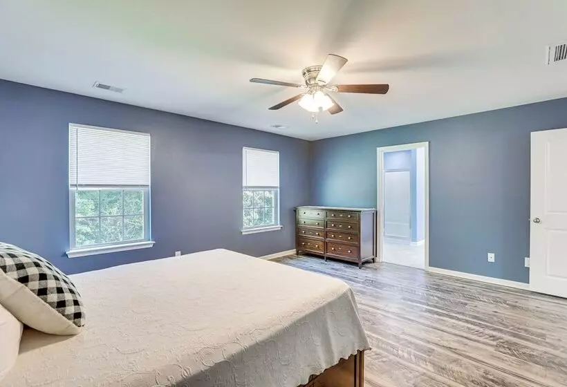 Pet Friendly Ladson Home: 23 Mi To Charleston!