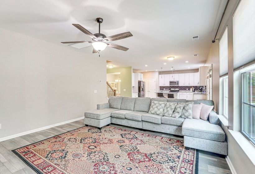 Pet Friendly Ladson Home: 23 Mi To Charleston!