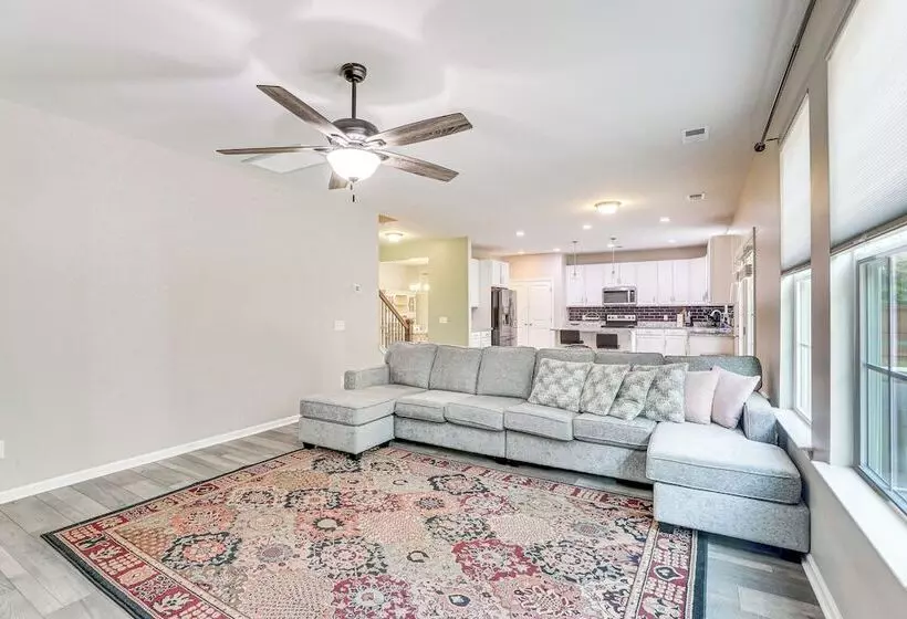 Pet Friendly Ladson Home: 23 Mi To Charleston!