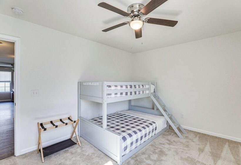 Pet Friendly Ladson Home: 23 Mi To Charleston!