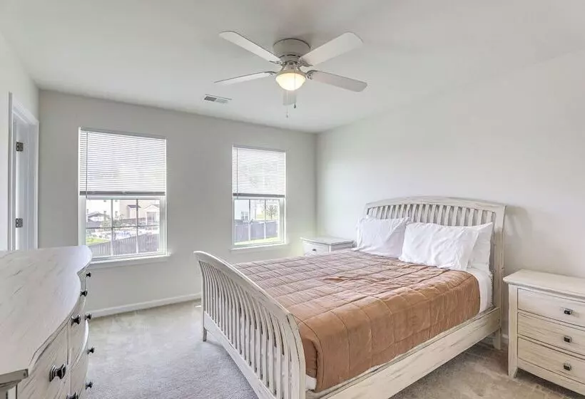 Pet Friendly Ladson Home: 23 Mi To Charleston!