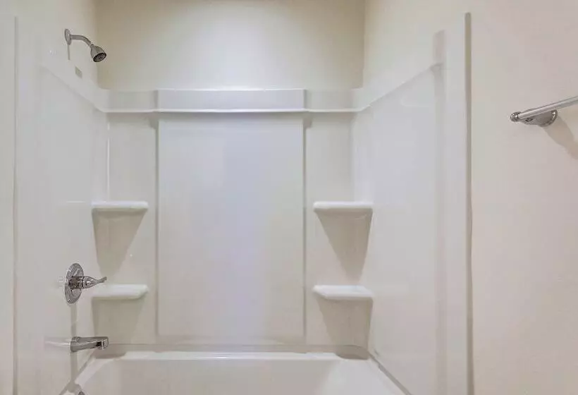 Pet Friendly Ladson Home: 23 Mi To Charleston!