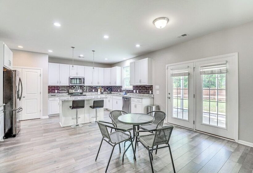 Pet Friendly Ladson Home: 23 Mi To Charleston!