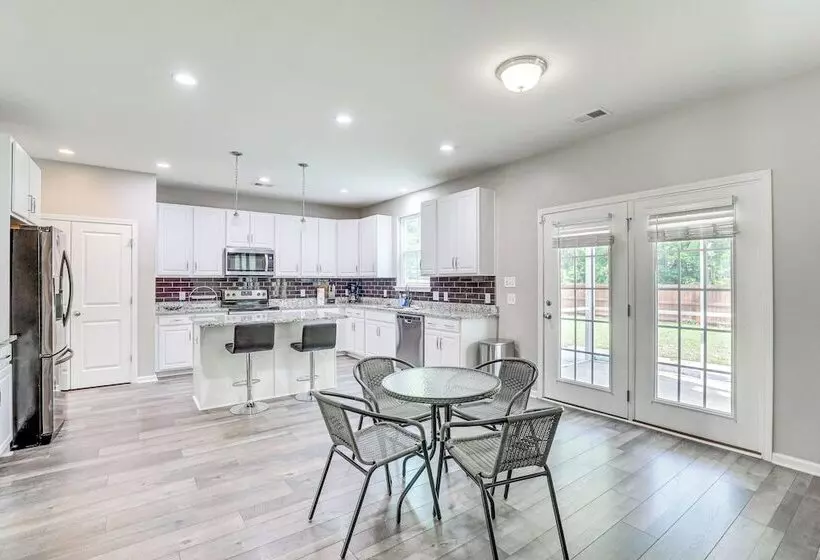 Pet Friendly Ladson Home: 23 Mi To Charleston!