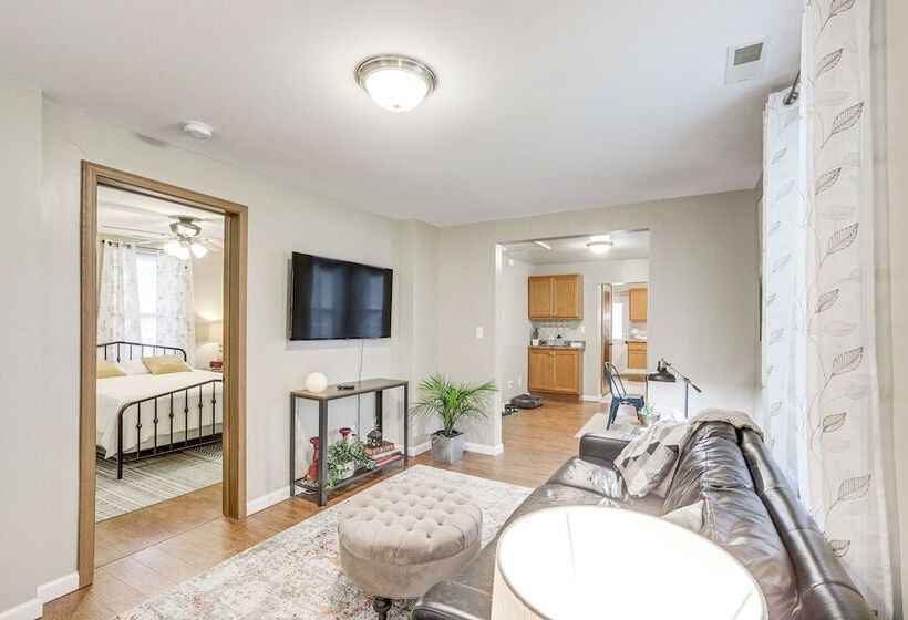 Pet Friendly Pacific Cottage Near Purina Farms!