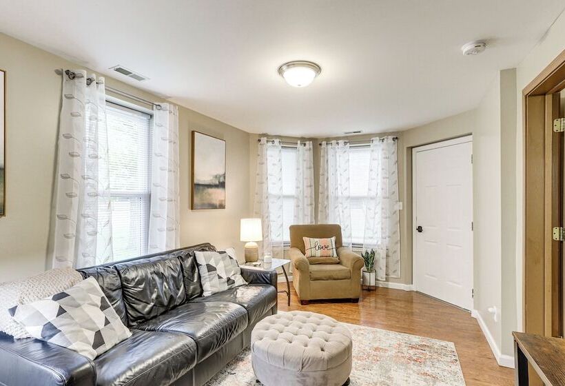 Pet Friendly Pacific Cottage Near Purina Farms!