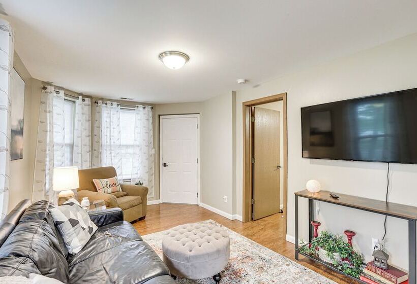 Pet Friendly Pacific Cottage Near Purina Farms!