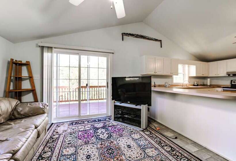 Quiet & Cozy Tuckasegee Retreat W/ Mountain Views!