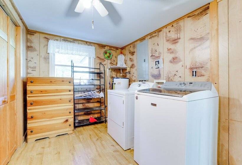 Quiet & Cozy Tuckasegee Retreat W/ Mountain Views!