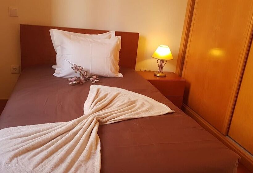 Residenza Remarkable 3 Bed House In Machico