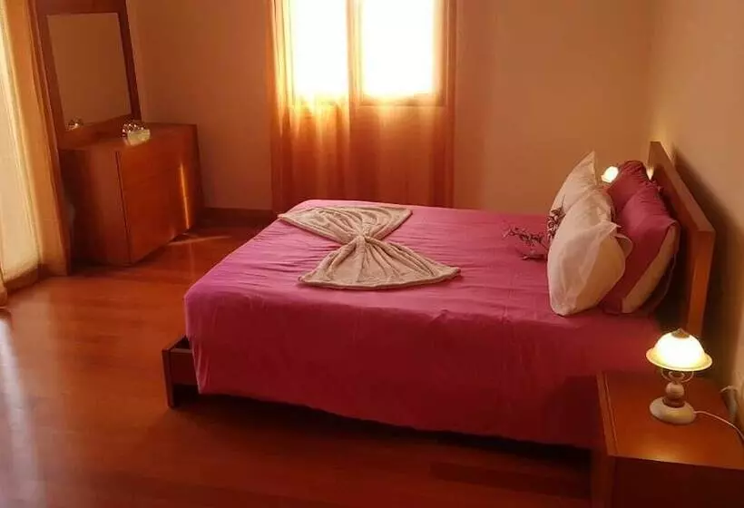 Residenssi Remarkable 3 Bed House In Machico