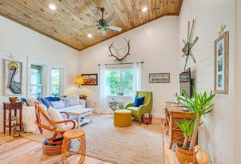 Stilt Style Cottage < 1 Mi To Downtown Yankeetown!