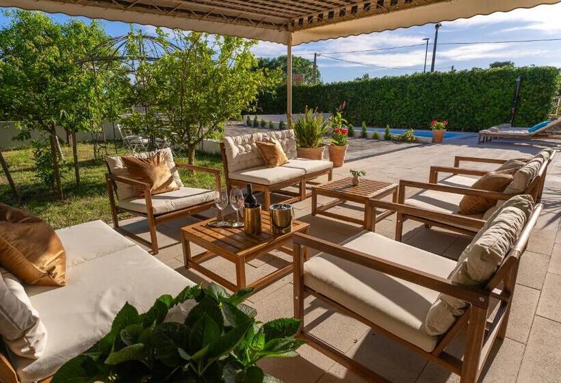 Storge Boutique Bed & Breakfast