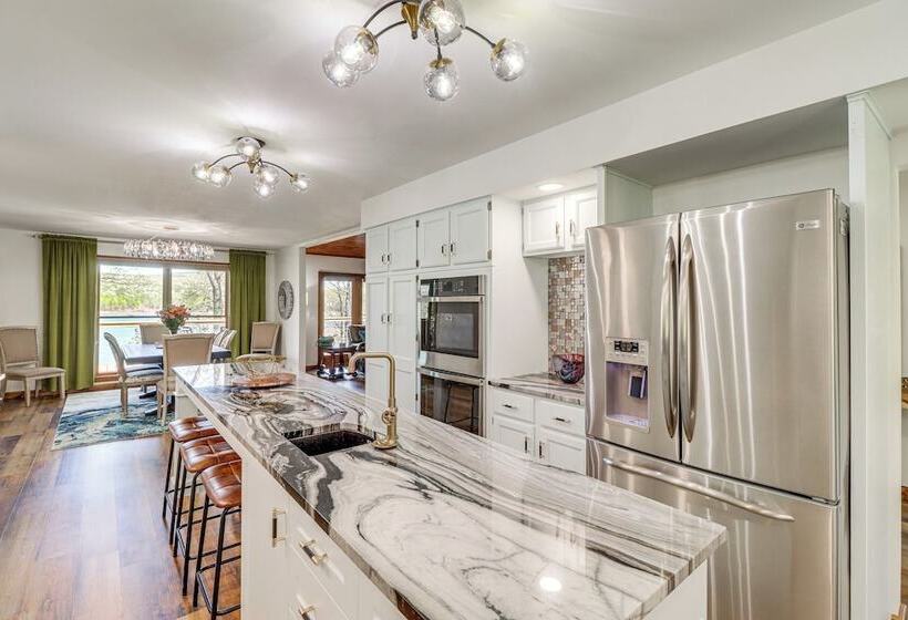 Tranquil Lakefront Greers Ferry Escape W/ Fire Pit