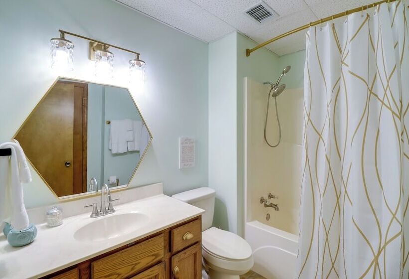 Tranquil Lakefront Greers Ferry Escape W/ Fire Pit