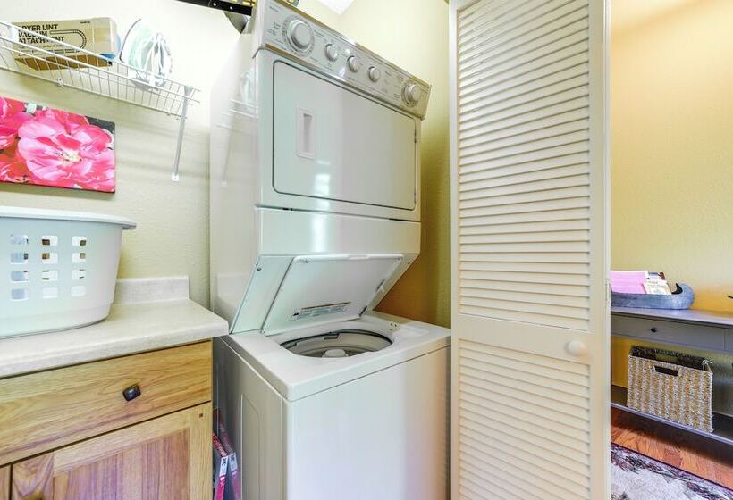 4 Mi To Lake: Tuckasegee Home W/ Community Perks