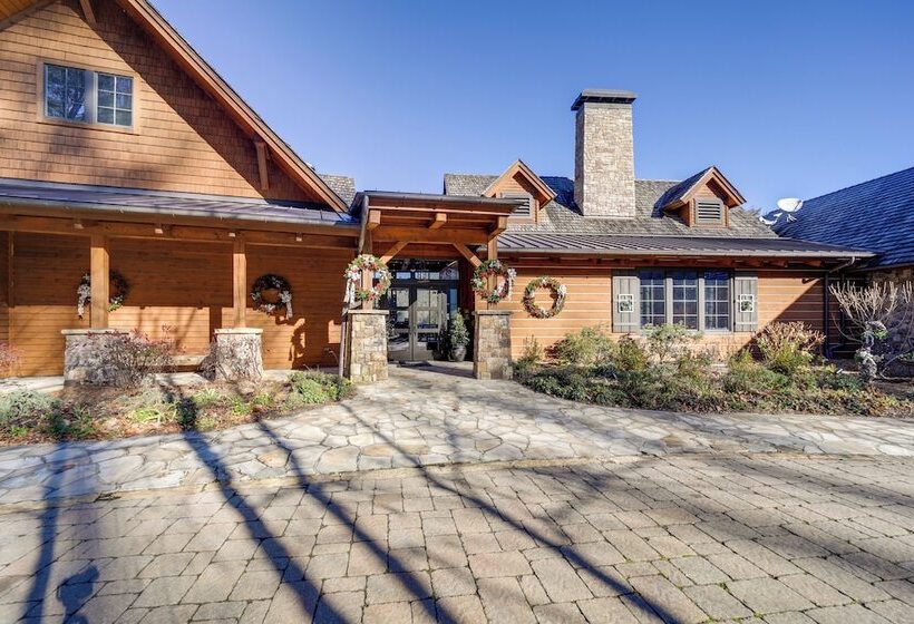 4 Mi To Lake: Tuckasegee Home W/ Community Perks