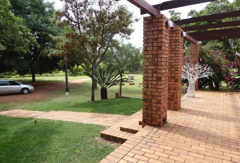 הוסטל Blue Moon Backpackers