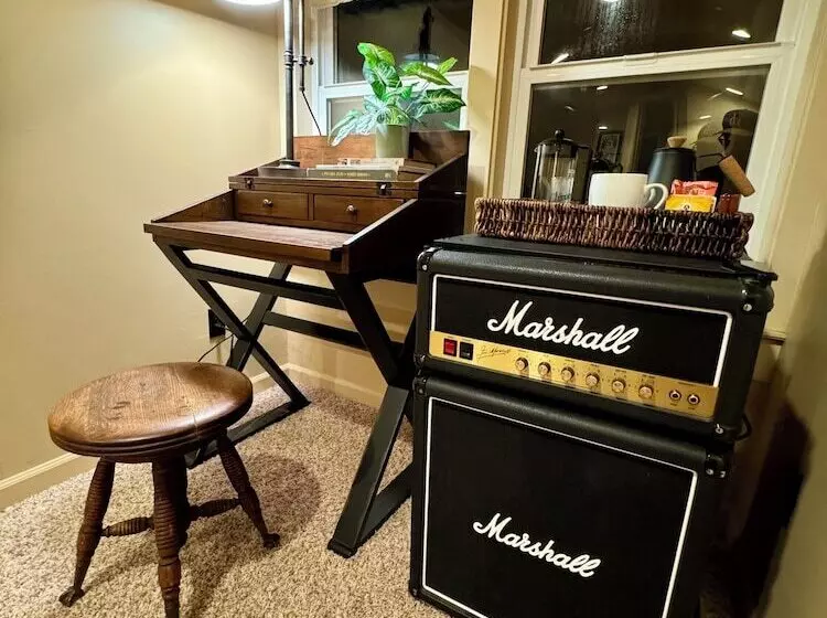 Aamiaismajoitus (B&B) Hubble House Inn