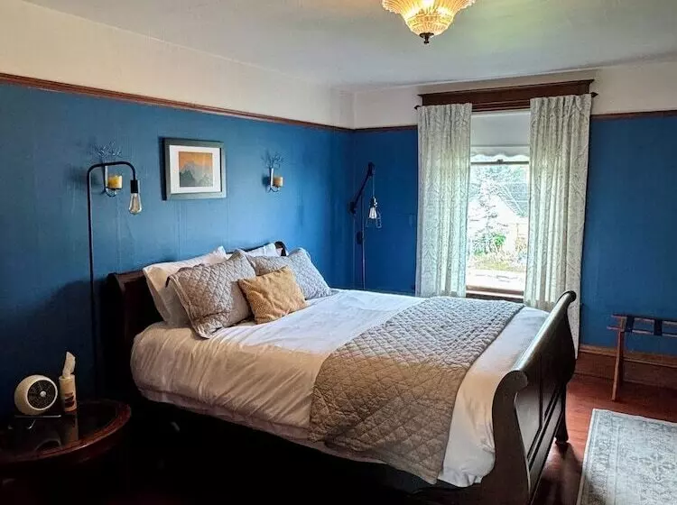 Aamiaismajoitus (B&B) Hubble House Inn