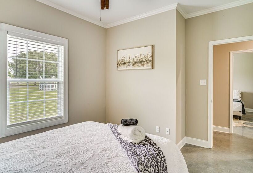 Cozy Crowley Home: Modern Interior, Covered Porch!